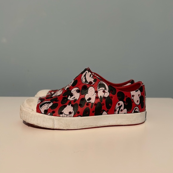 Native Mickey Mouse Red and Black C8 - Picture 1 of 7